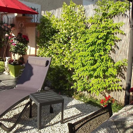 Mas De La Coucourde Bed & Breakfast Paluds de Noves ภายนอก รูปภาพ